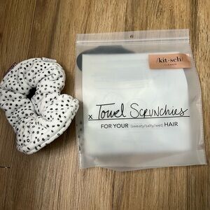 NWOT Kitsch hair scrunchie